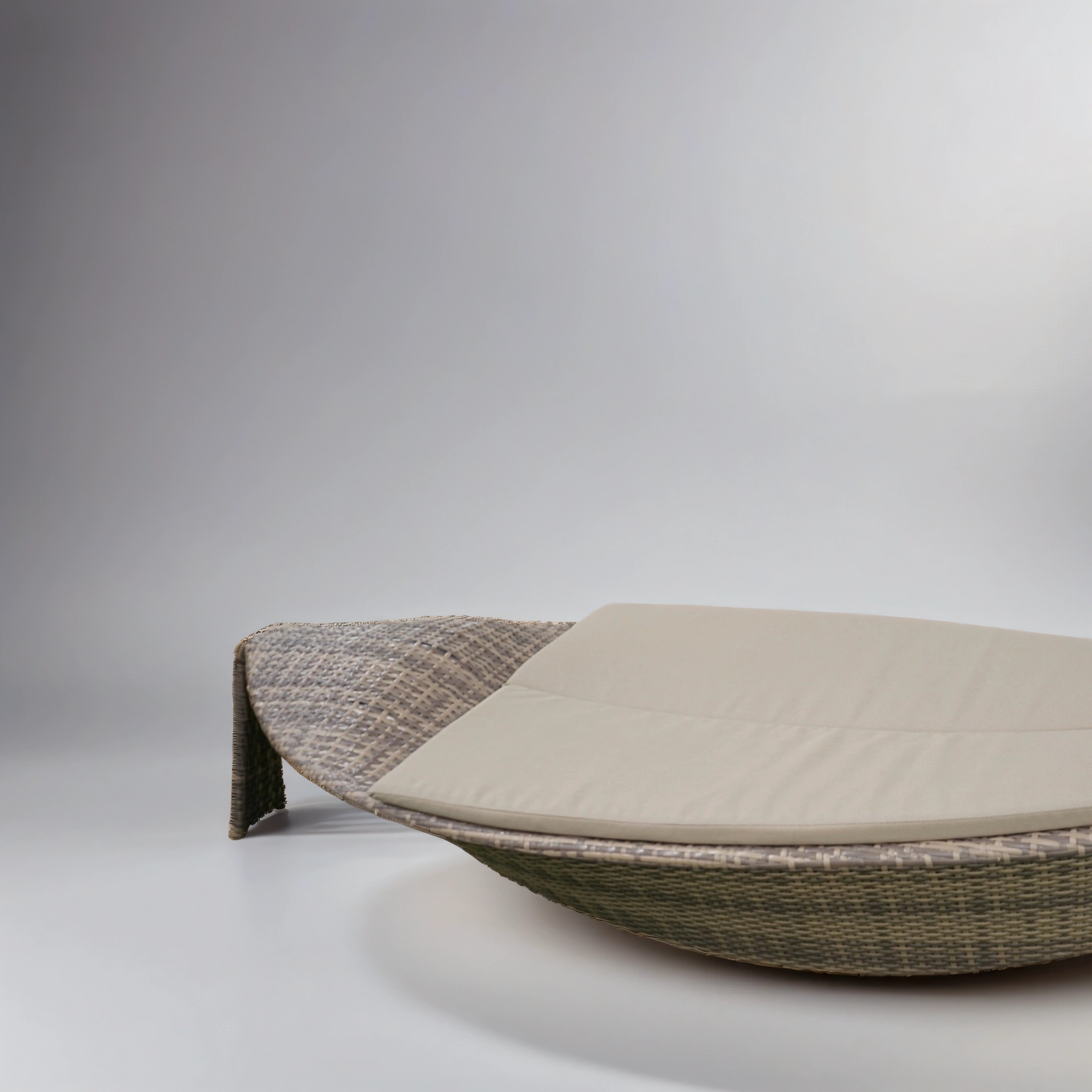 Modern Outdoor Chaise lounge