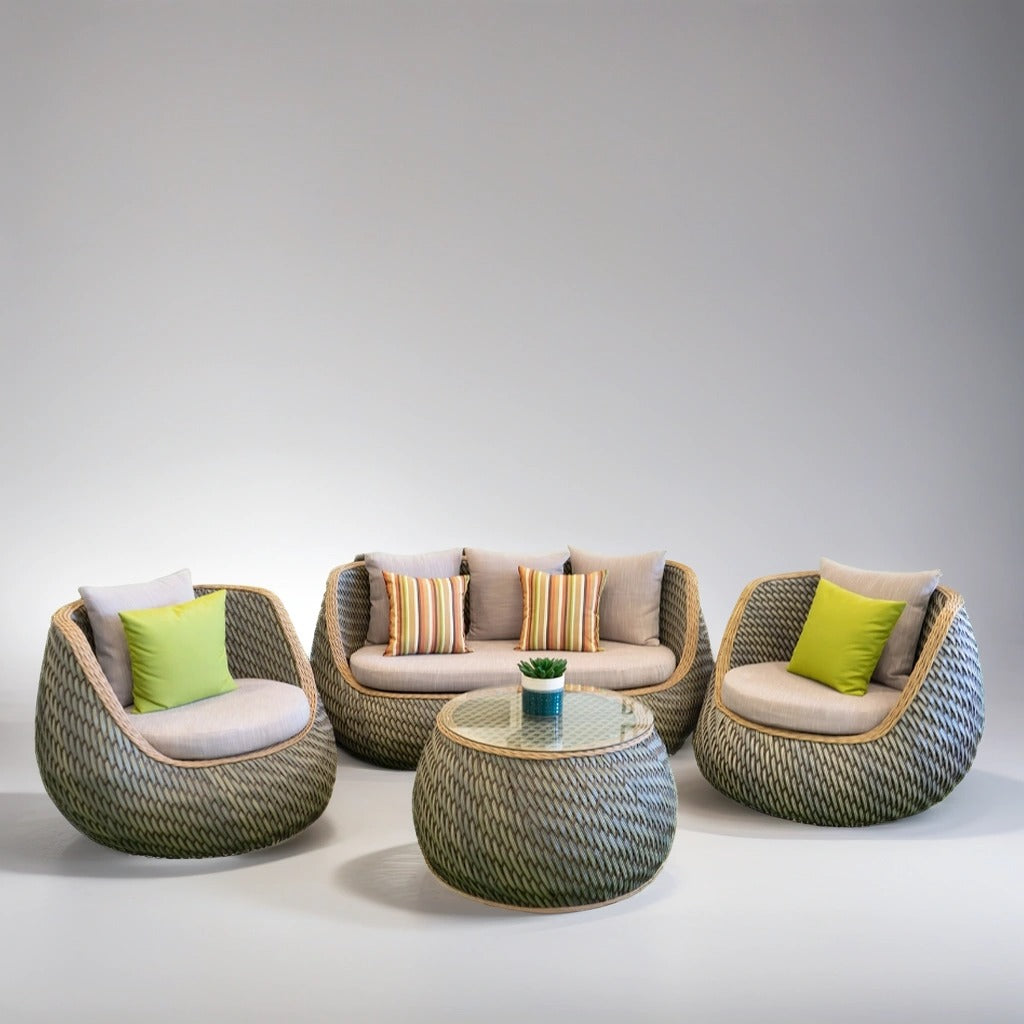 Brown lounge set with cusions