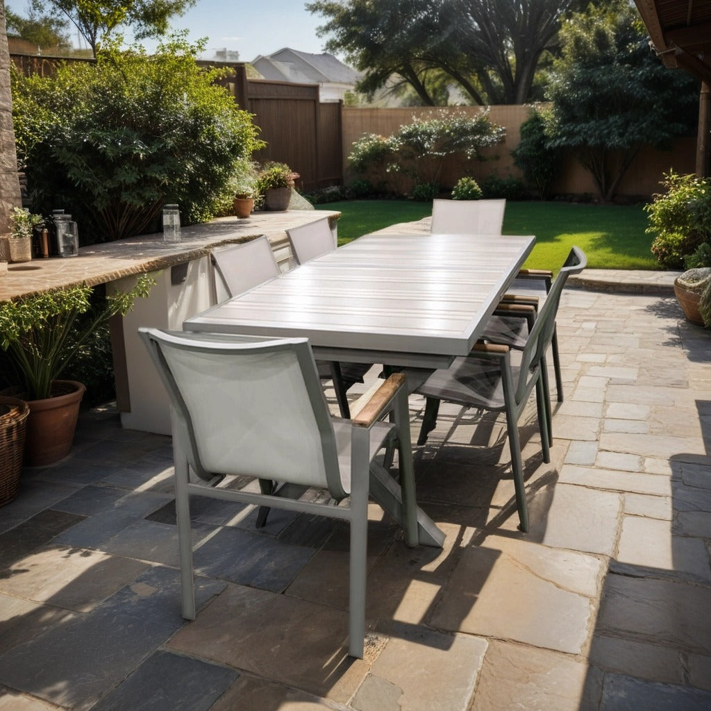 Extendable dining set